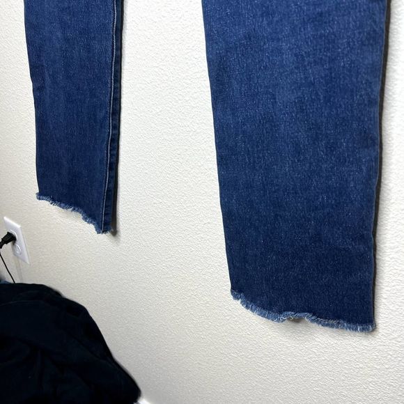 FRAME Denim Le High Straight Asymmetric Hem Jeans in Kingsway Size 27 - Picture 6 of 8